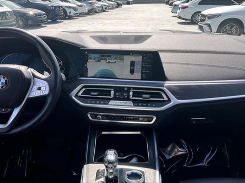 Used 2022 BMW X7 xDrive40i w/ Premium Package image 7