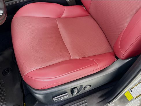 Used 2022 Lexus GX 460 Premium w/ Accessory Package image 21