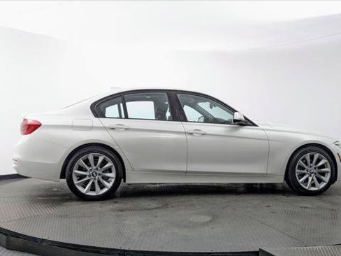 Used 2018 BMW 320i xDrive Sedan AWD/4WD image 8
