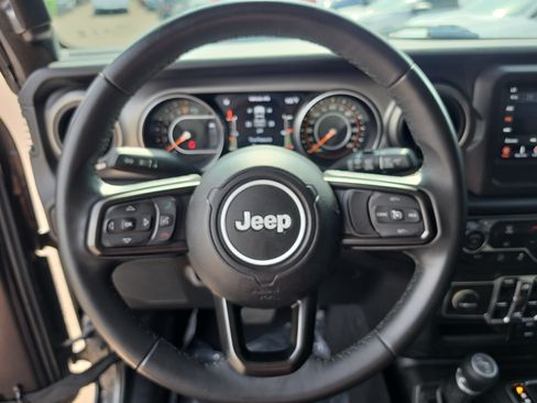 Used 2018 Jeep Wrangler Unlimited Sport S AWD/4WD image 28