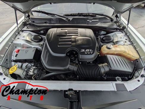 Used 2021 Dodge Challenger SXT w/ Driver Convenience Group image 15