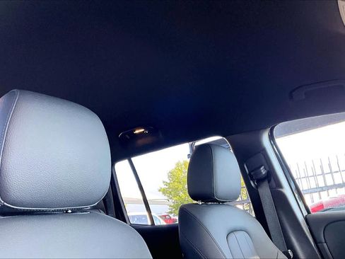 Used 2025 Mercedes-Benz GLB 250 image 13