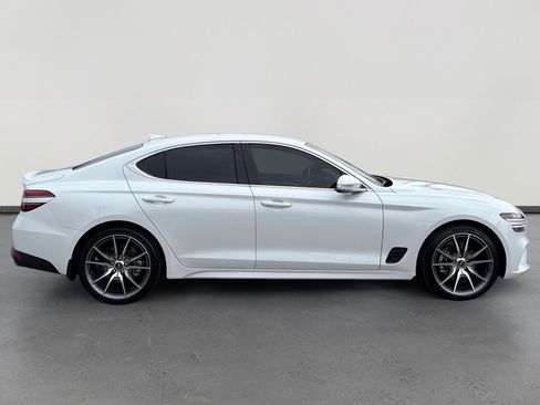 Used 2023 Genesis G70 2.0T image 6