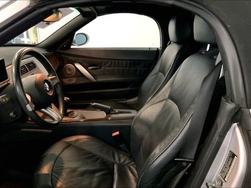 Used 2003 BMW Z4 2.5i image 10