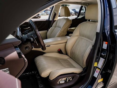 Used 2019 Lexus LS 500 w/ Interior Upgrade Package RWD image 34