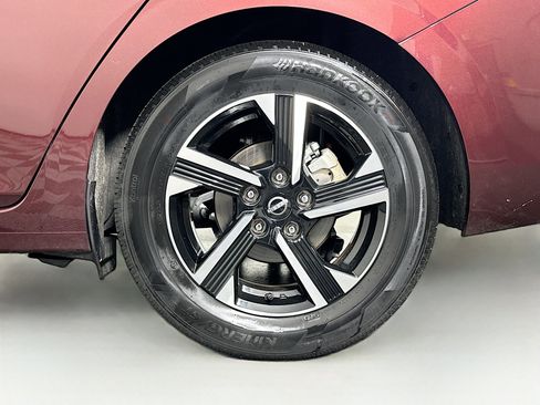 Used 2025 Nissan Sentra SV image 11