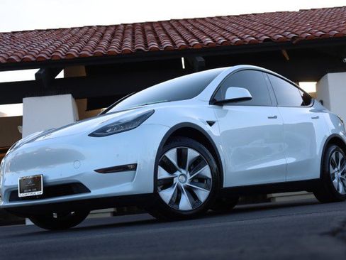 Used 2021 Tesla Model Y Long Range AWD/4WD image 49