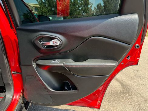 Used 2019 Jeep Cherokee Trailhawk w/ Trailer Tow Group image 22