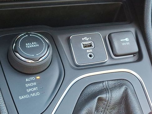 Certified 2021 Jeep Cherokee Latitude Lux 80th Anniv w/ Quick Order Package 26U 80TH image 26