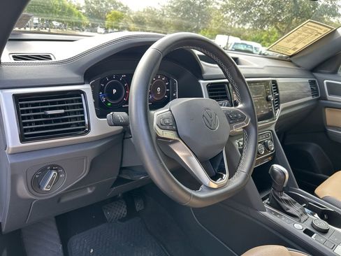 Used 2022 Volkswagen Atlas Cross Sport SE image 23