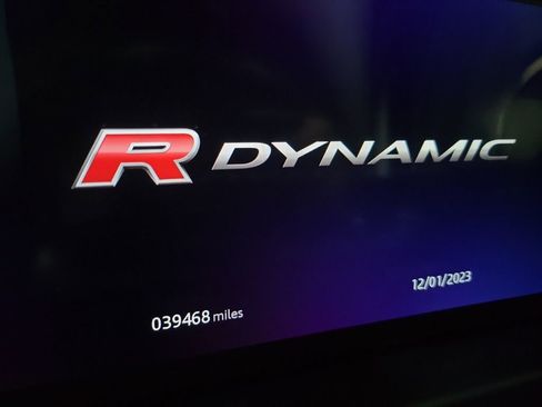 Used 2020 Land Rover Range Rover Velar R-Dynamic S image 19