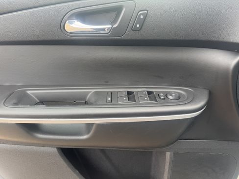 Used 2012 GMC Acadia SLT image 9