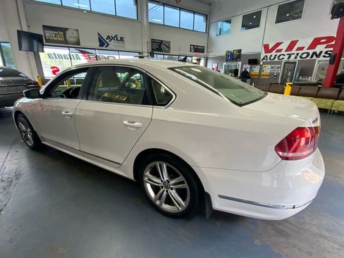 Used 2015 Volkswagen Passat 1.8T SE image 3