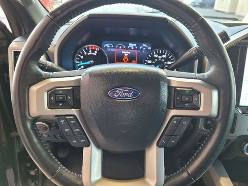 Used 2022 Ford F250 Lariat w/ Lariat Ultimate Package AWD/4WD image 29