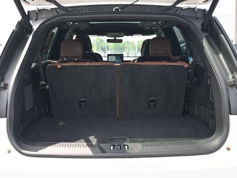 Used 2021 Lincoln Aviator Grand Touring w/ Equipment Group 302A AWD/4WD image 32