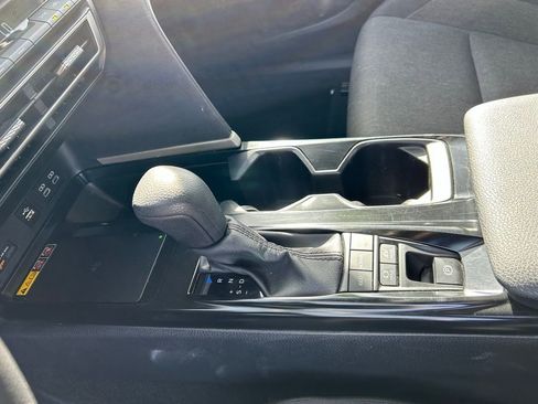 Used 2025 Toyota Camry LE image 18