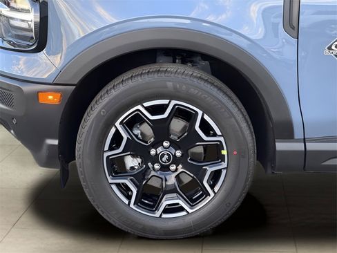 New 2025 Ford Bronco Sport Outer Banks w/ Outer Banks Tech Package+ image 39