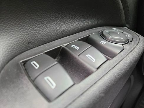 Used 2019 Chevrolet Equinox Premier image 31