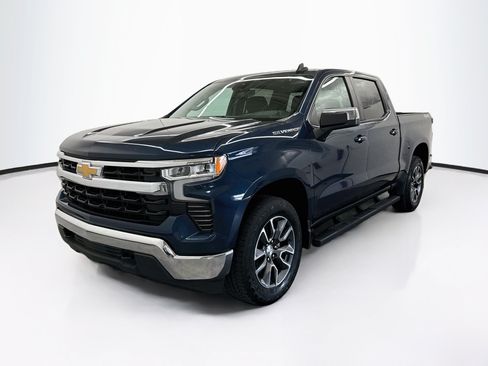 Used 2023 Chevrolet Silverado 1500 LT AWD/4WD image 3