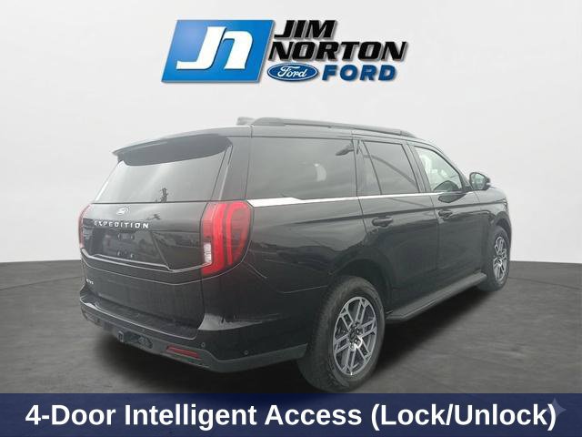 Used 2025 Ford Expedition Active AWD/4WD image 11