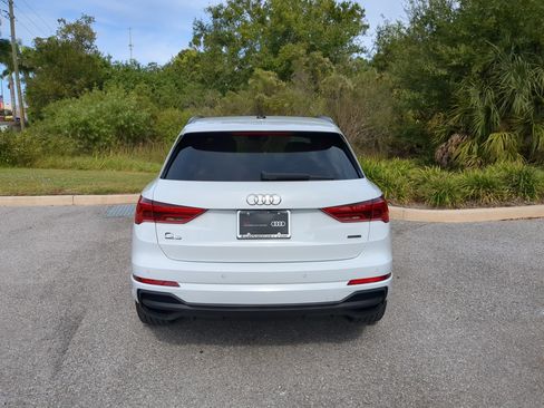 Certified 2025 Audi Q3 2.0T Premium w/ Convenience Package image 5