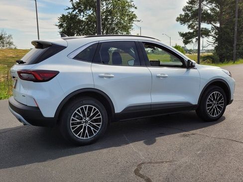 Used 2024 Ford Escape SE image 13