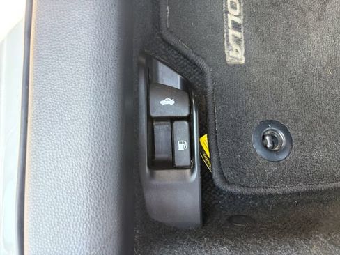 Used 2023 Toyota Corolla LE w/ Carpet Mat Package (TMS) FWD image 27