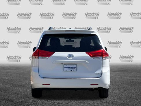 Used 2011 Toyota Sienna XLE FWD image 6