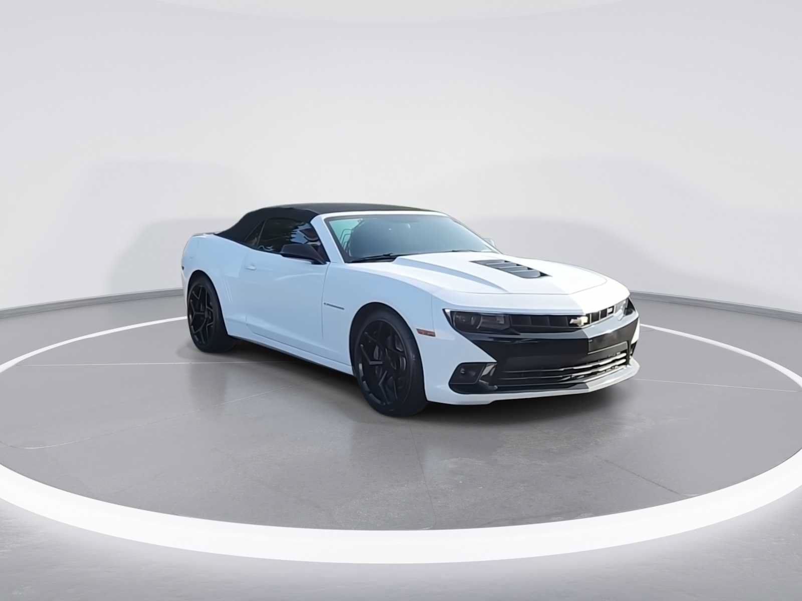 Used 2014 Chevrolet Camaro SS w/ RS Package RWD image 2