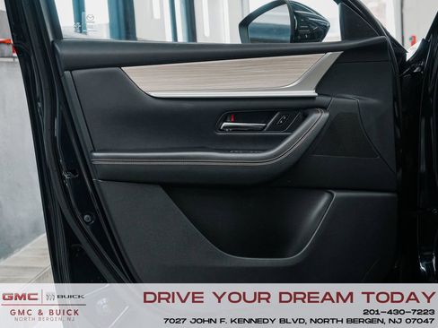 Used 2024 MAZDA CX-90 Plug-In Hybrid w/ Preferred image 11