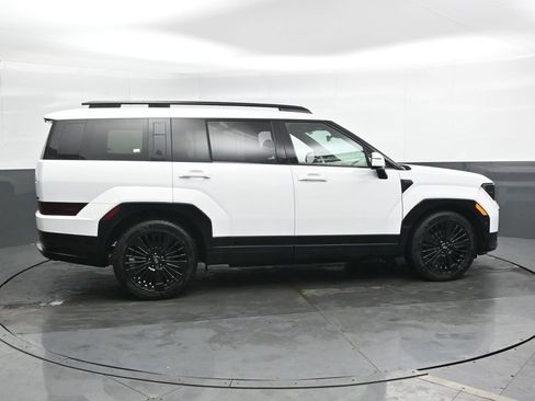 Used 2025 Hyundai Santa Fe Calligraphy image 4