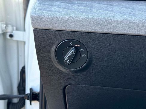 Certified 2022 Volkswagen Taos S image 30