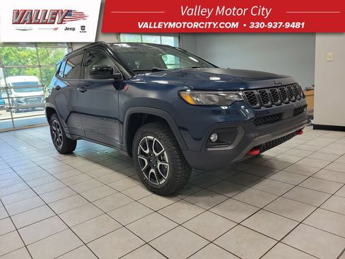 New 2026 Jeep Compass Trailhawk w/ Sun, Sound & Navigation Group AWD/4WD image 1
