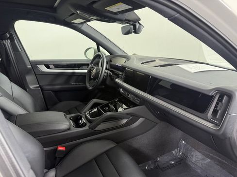 Certified 2024 Porsche Cayenne AWD/4WD image 14
