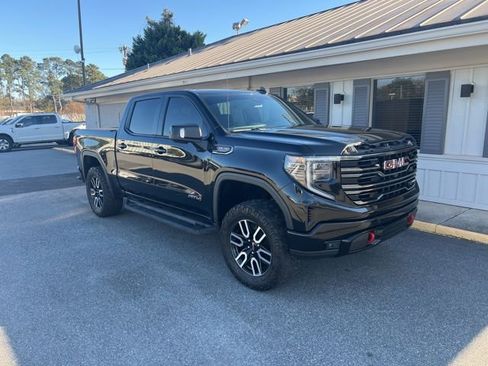 Used 2023 GMC Sierra 1500 AT4 w/ AT4 Preferred Package image 3