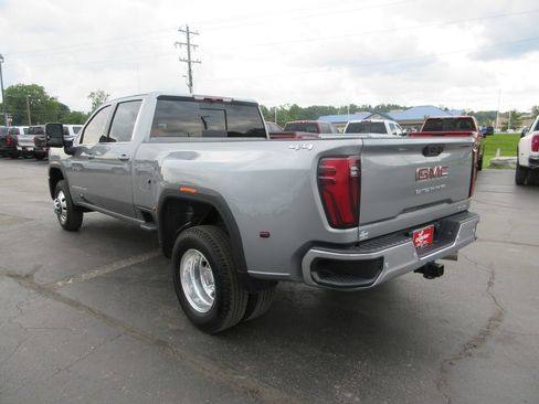 Certified 2025 GMC Sierra 3500 SLE w/ SLE Value Package AWD/4WD image 10