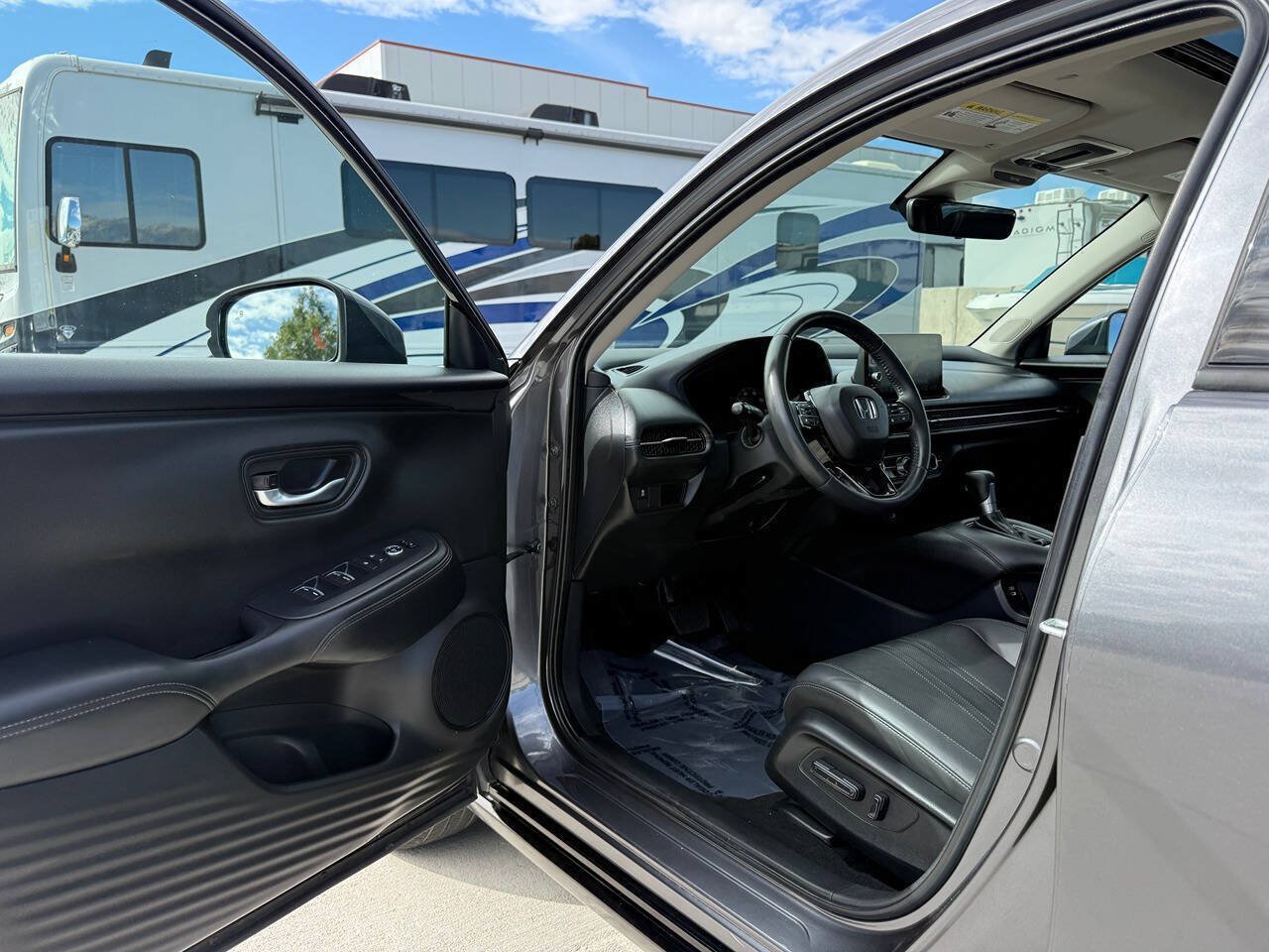 Used 2025 Honda HR-V EX-L image 14