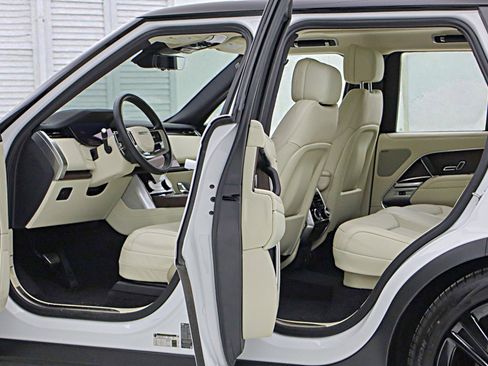 Used 2023 Land Rover Range Rover SE image 6