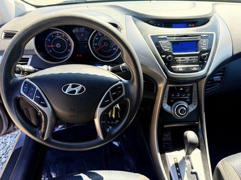 Used 2013 Hyundai Elantra FWD image 15