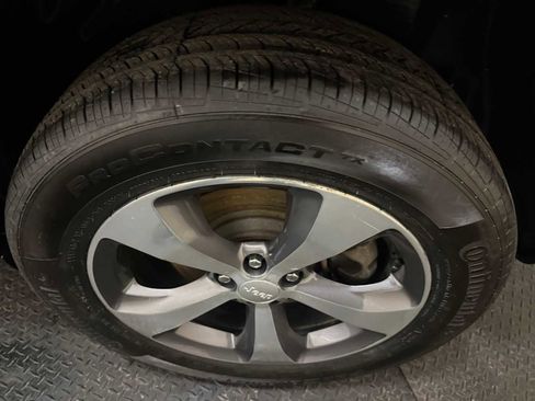 Used 2020 Jeep Cherokee Limited w/ Trailer Tow Group image 9