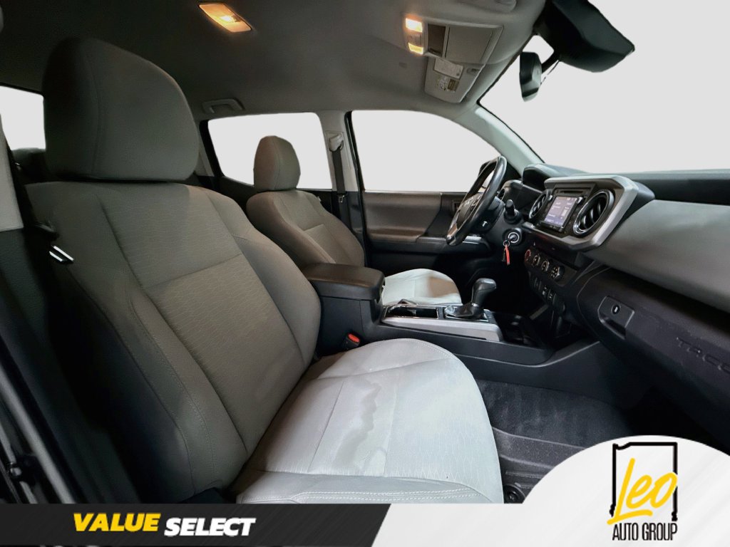 Used 2019 Toyota Tacoma SR5 AWD/4WD image 27