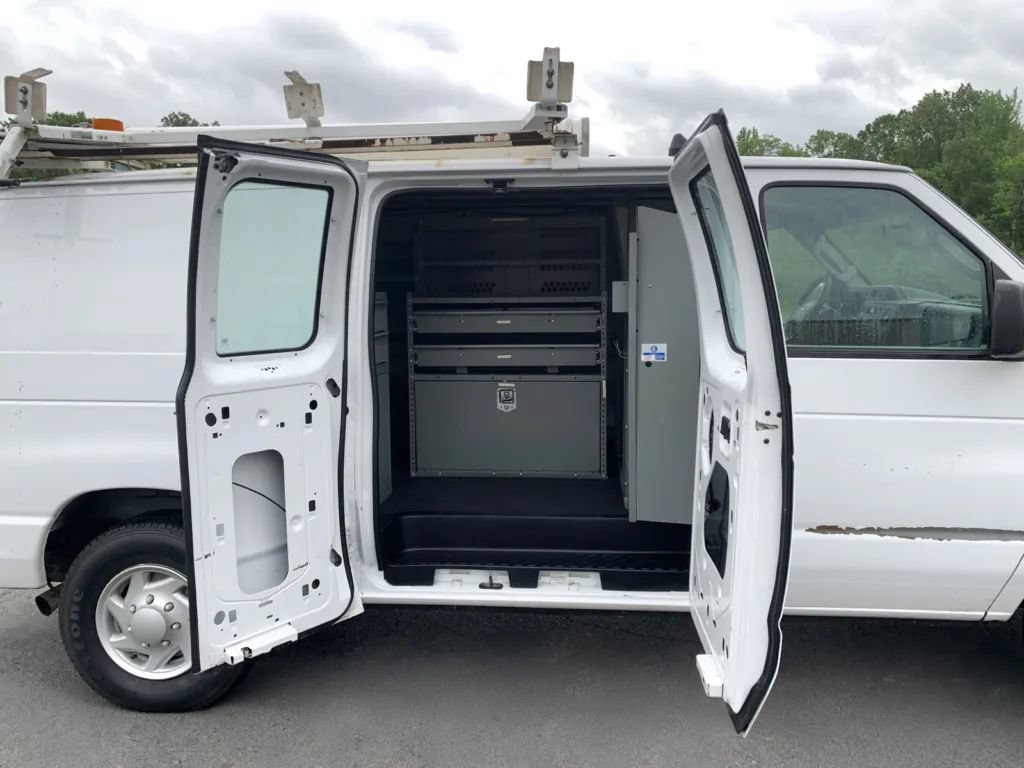 Used 2010 Ford E-250 and Econoline 250 RWD image 9
