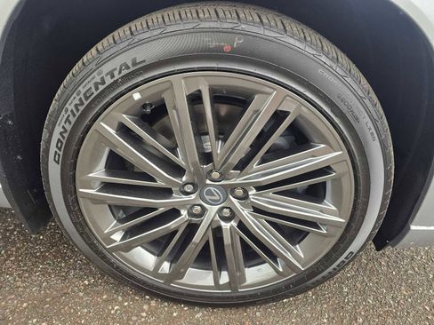 New 2026 Lexus TX 550h AWD Plug-In Hybrid image 9