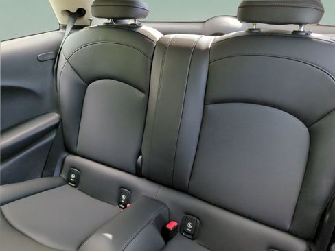 Used 2021 MINI Cooper 2-Door Hardtop FWD image 18