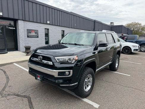 Used 2015 Toyota 4Runner Limited AWD/4WD image 3