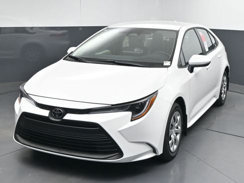New 2026 Toyota Corolla LE image 4