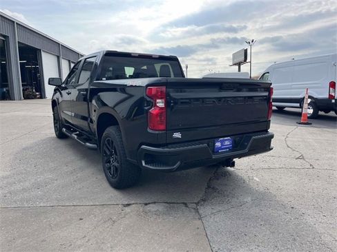 Used 2025 Chevrolet Silverado 1500 Custom w/ Turbomax Blackout Package image 5