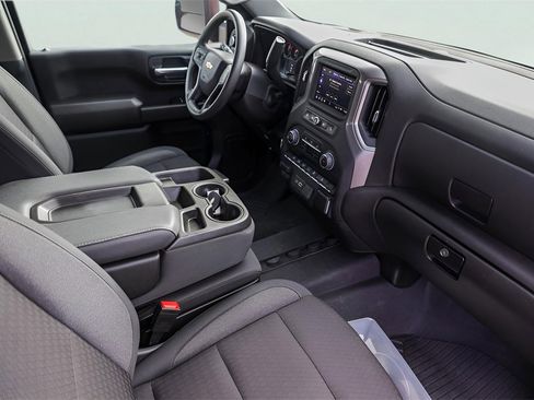 Certified 2024 Chevrolet Silverado 2500 Custom w/ Custom Value Package image 31