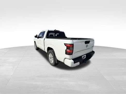 Used 2024 Nissan Frontier SV w/ SV Convenience Package AWD/4WD image 4