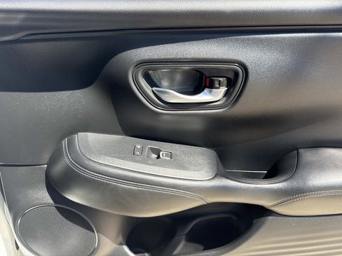 Used 2023 Honda HR-V EX-L image 14